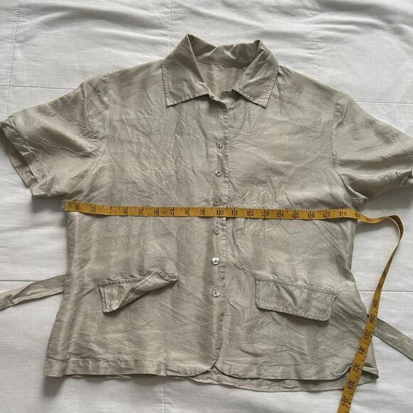 Tan silk vintage button up tie back blouse Size small - Picture 5 of 5